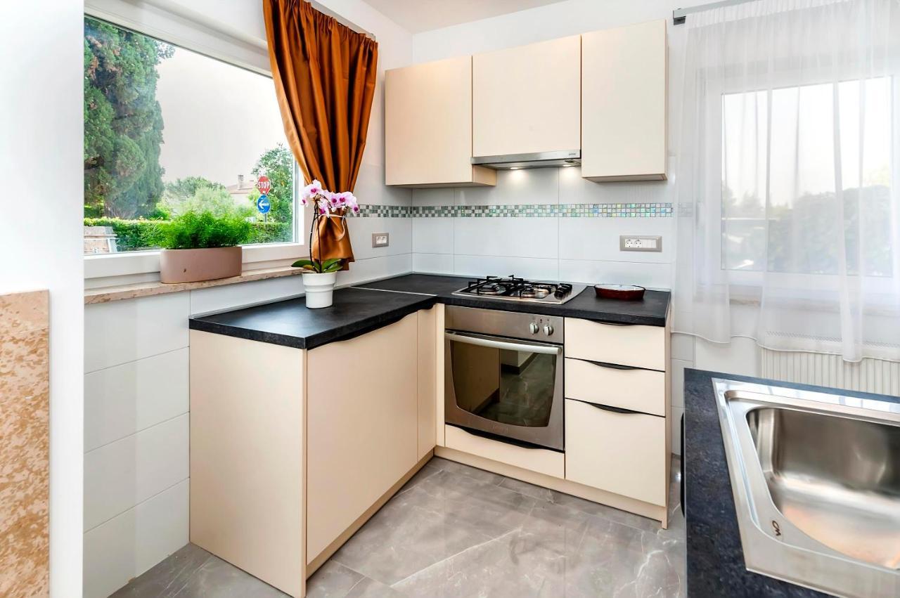 Apartments El Corsaro Ровінь Екстер'єр фото